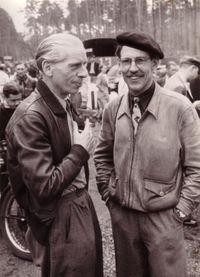 Roese 1948 mit H.v. Hanstein auf dem Hockenheimring